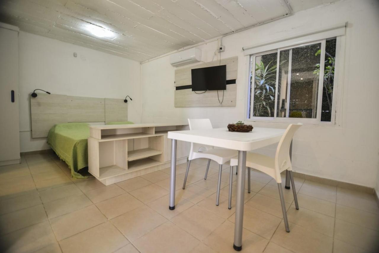 Las Maras Suites Viedma Bagian luar foto